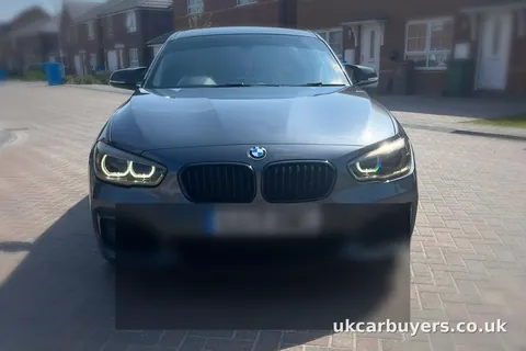 Black BMW 1 Series bought from its owner Black BMW 1 Series bought from its owner